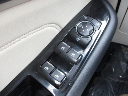 Used 2017 Ford Edge Titanium w/ Cold Weather Package FWD image 35