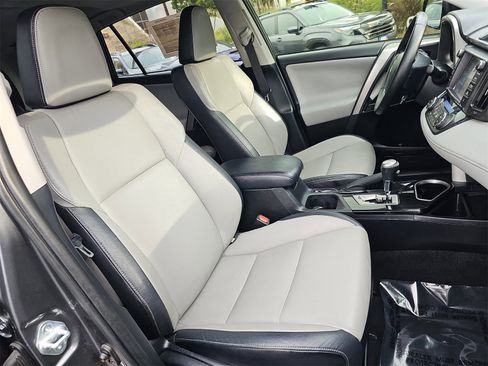 Used 2017 Toyota RAV4 Limited image 10
