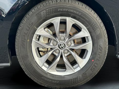 Used 2024 Toyota Sienna LE image 27