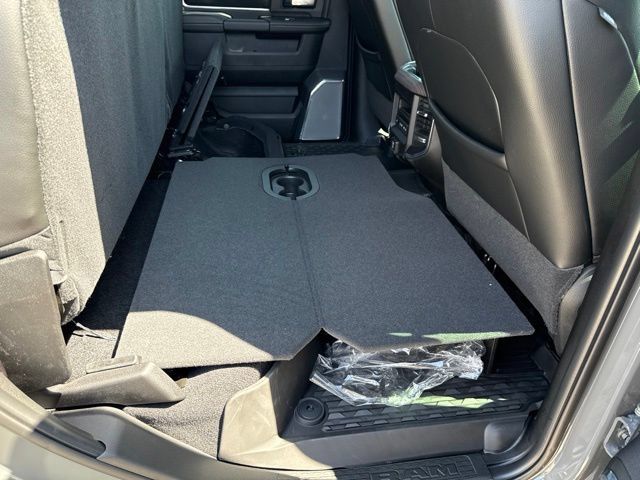 New 2026 RAM 2500 Laramie AWD/4WD image 14