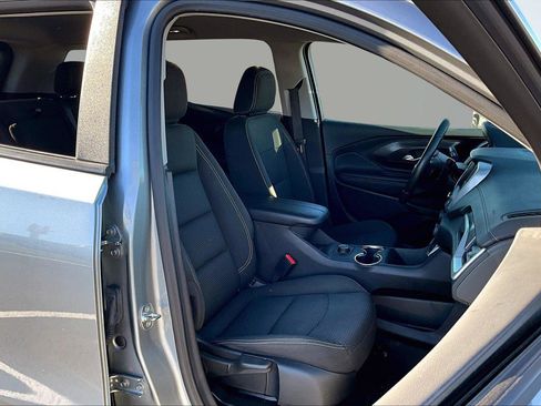 Used 2024 GMC Terrain SLE image 7