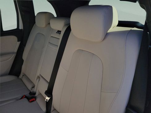 Certified 2025 Mercedes-Benz GLB 250 image 12