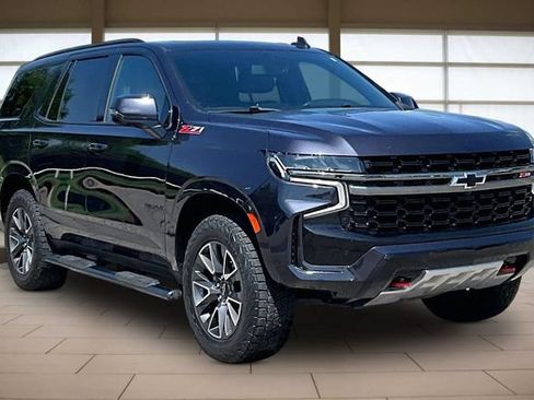 Used 2022 Chevrolet Tahoe Z71 w/ Luxury Package AWD/4WD image 12