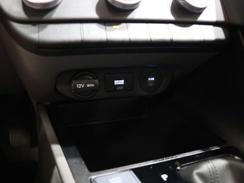 Used 2025 Hyundai Elantra SE FWD image 25