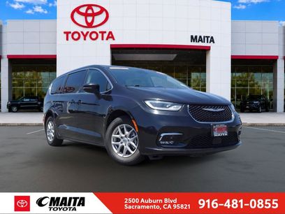Used 2023 Chrysler Pacifica Touring-L
