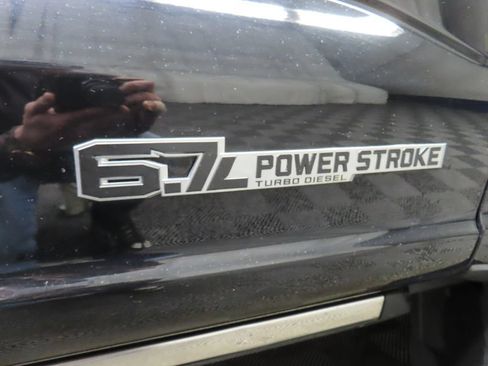 Used 2023 Ford F250 Platinum w/ FX4 Off-Road Package AWD/4WD image 62
