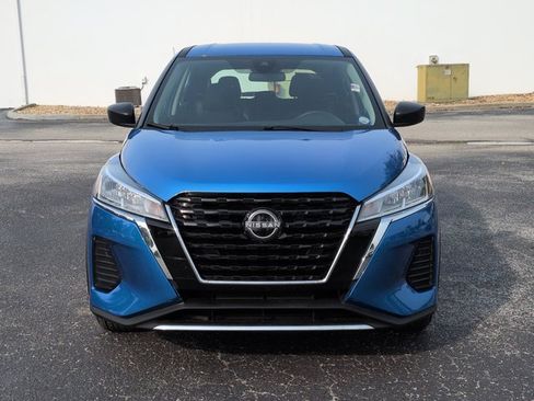 Certified 2025 Nissan Kicks Play S FWD image 9
