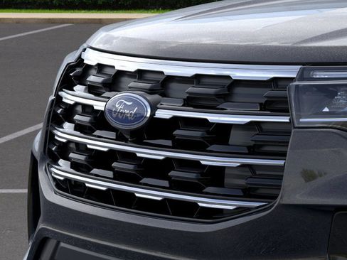 New 2025 Ford Explorer Active w/ Active Comfort Package image 17