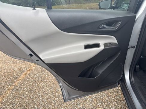 Used 2023 Chevrolet Equinox LT image 12