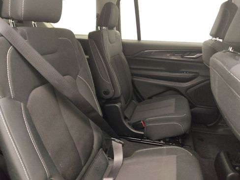 Used 2023 Jeep Grand Cherokee L Laredo AWD/4WD image 19