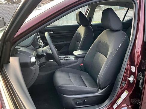 Certified 2025 Nissan Altima 2.5 SV image 8