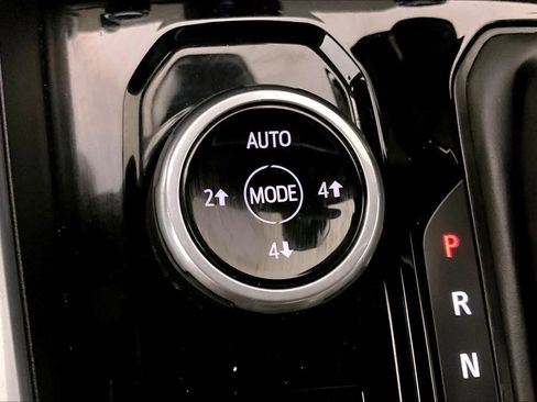 Used 2023 Chevrolet Colorado ZR2 w/ ZR2 Convenience Package III AWD/4WD image 33
