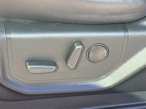 Used 2020 Ford F250 Lariat w/ Lariat Value Package image 21