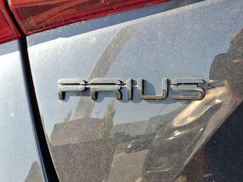 Used 2022 Toyota Prius FWD image 9
