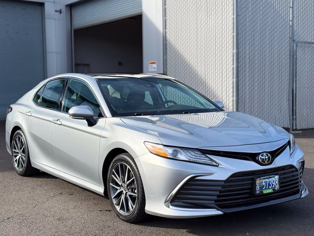 Used 2024 Toyota Camry XLE w/ Navigation Package AWD/4WD image 7