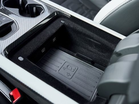 Used 2025 Lamborghini Urus SE image 64