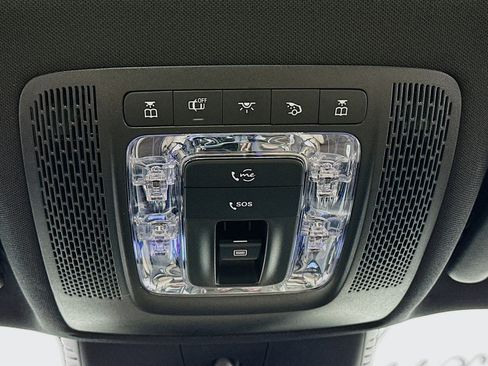 Used 2024 Mercedes-Benz GLB 250 4MATIC w/ Exclusive Package image 19