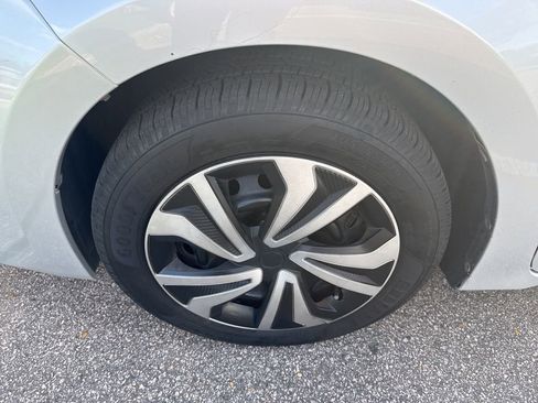 Used 2015 Toyota Corolla S image 14