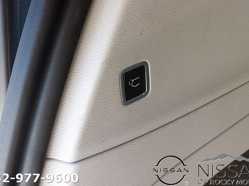 Used 2023 Chrysler Voyager LX FWD image 16