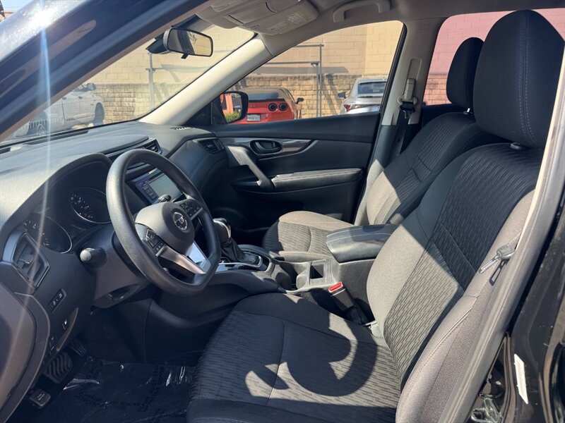 Used 2020 Nissan Rogue S FWD image 25