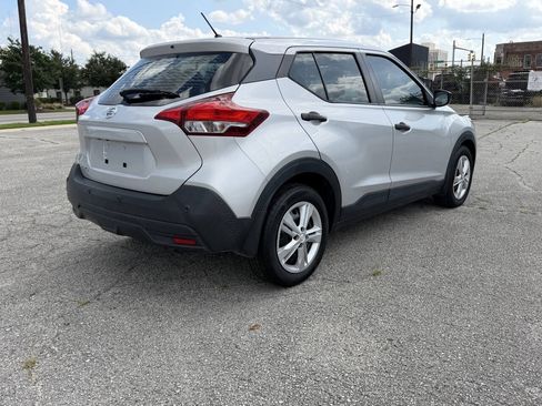 Used 2020 Nissan Kicks S FWD image 7