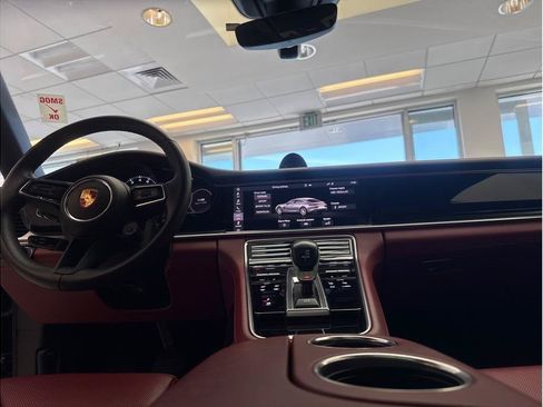 Used 2021 Porsche Panamera image 37