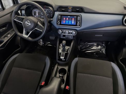 Used 2025 Nissan Versa SV image 12