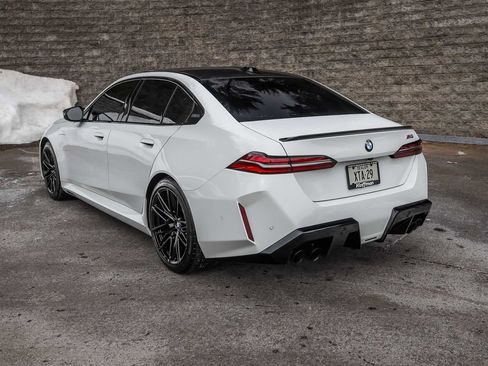 Used 2025 BMW M5 w/ Carbon Package image 9