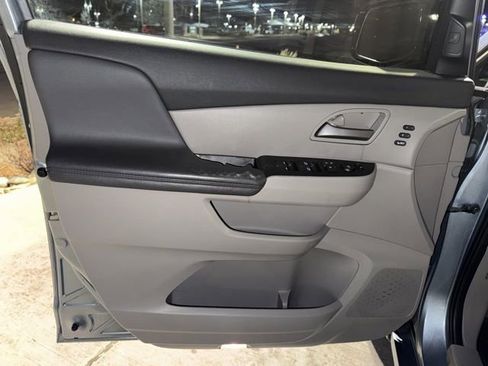 Used 2011 Honda Odyssey Touring Elite image 12