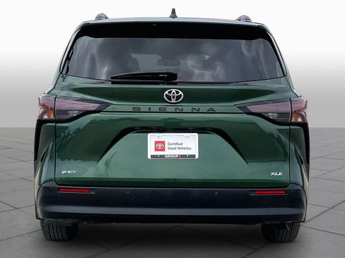 Certified 2026 Toyota Sienna XLE FWD image 5