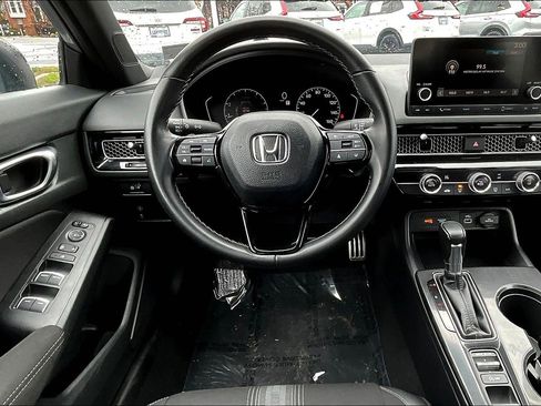 Used 2023 Honda Civic Sport image 5