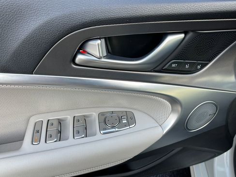 Used 2025 Genesis G70 2.5T w/ Sport Prestige Package image 12