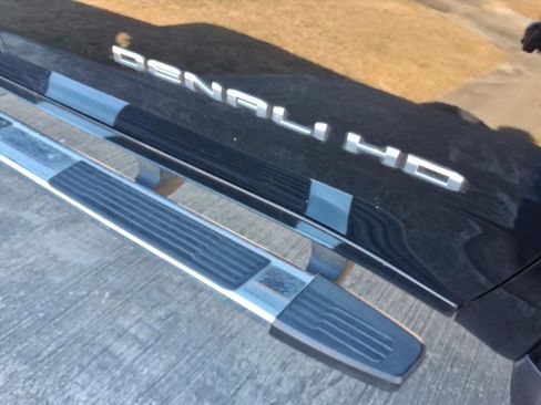 Used 2020 GMC Sierra 2500 Denali w/ Denali Ultimate Package image 10