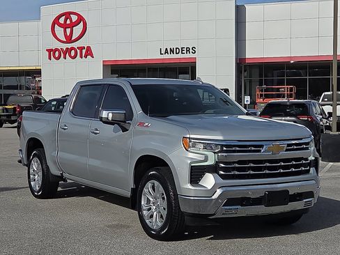 Used 2022 Chevrolet Silverado 1500 LTZ image 1