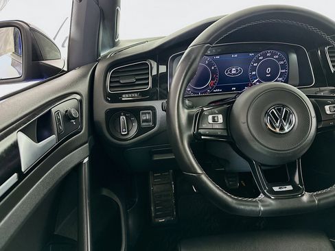 Used 2018 Volkswagen Golf R 4-Door AWD/4WD image 10