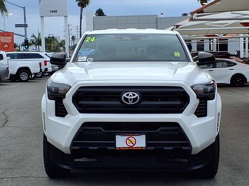 Used 2024 Toyota Tacoma SR image 2