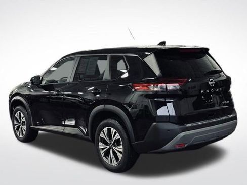 Used 2022 Nissan Rogue SV image 9