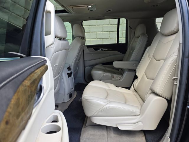 Used 2018 Cadillac Escalade ESV Premium Luxury AWD/4WD image 24