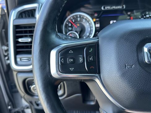 Used 2019 RAM 1500 Laramie AWD/4WD image 36