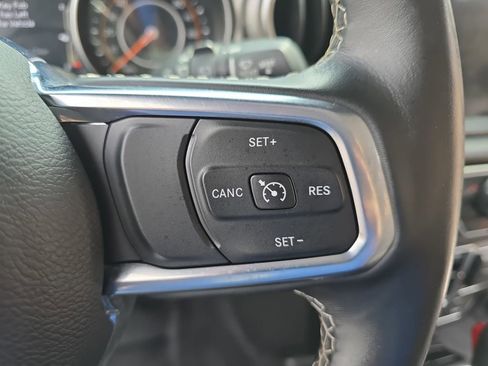 Used 2020 Jeep Wrangler Unlimited Sahara AWD/4WD image 20
