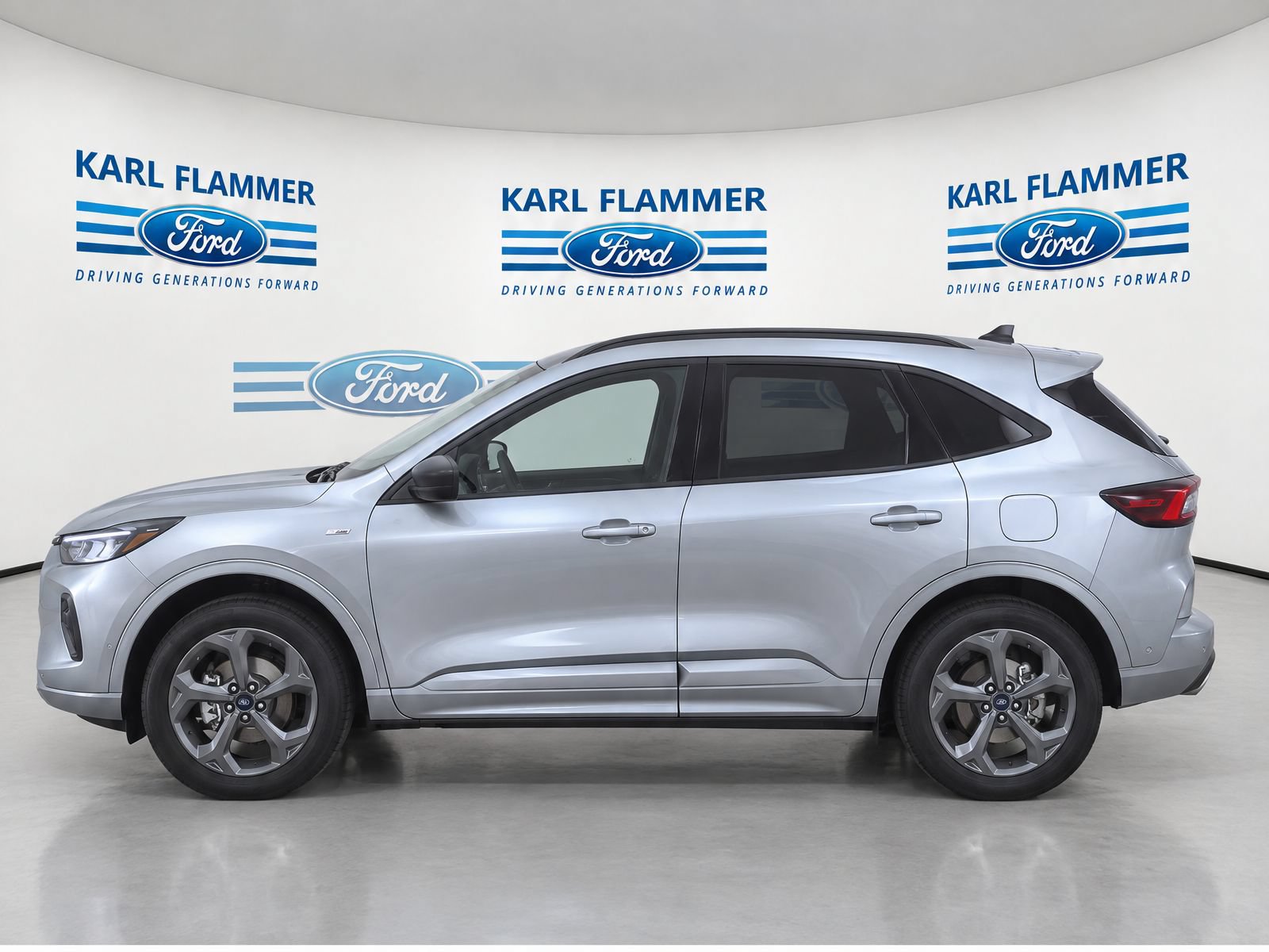Used 2023 Ford Escape ST-Line w/ Tech Pack #1 AWD/4WD image 6