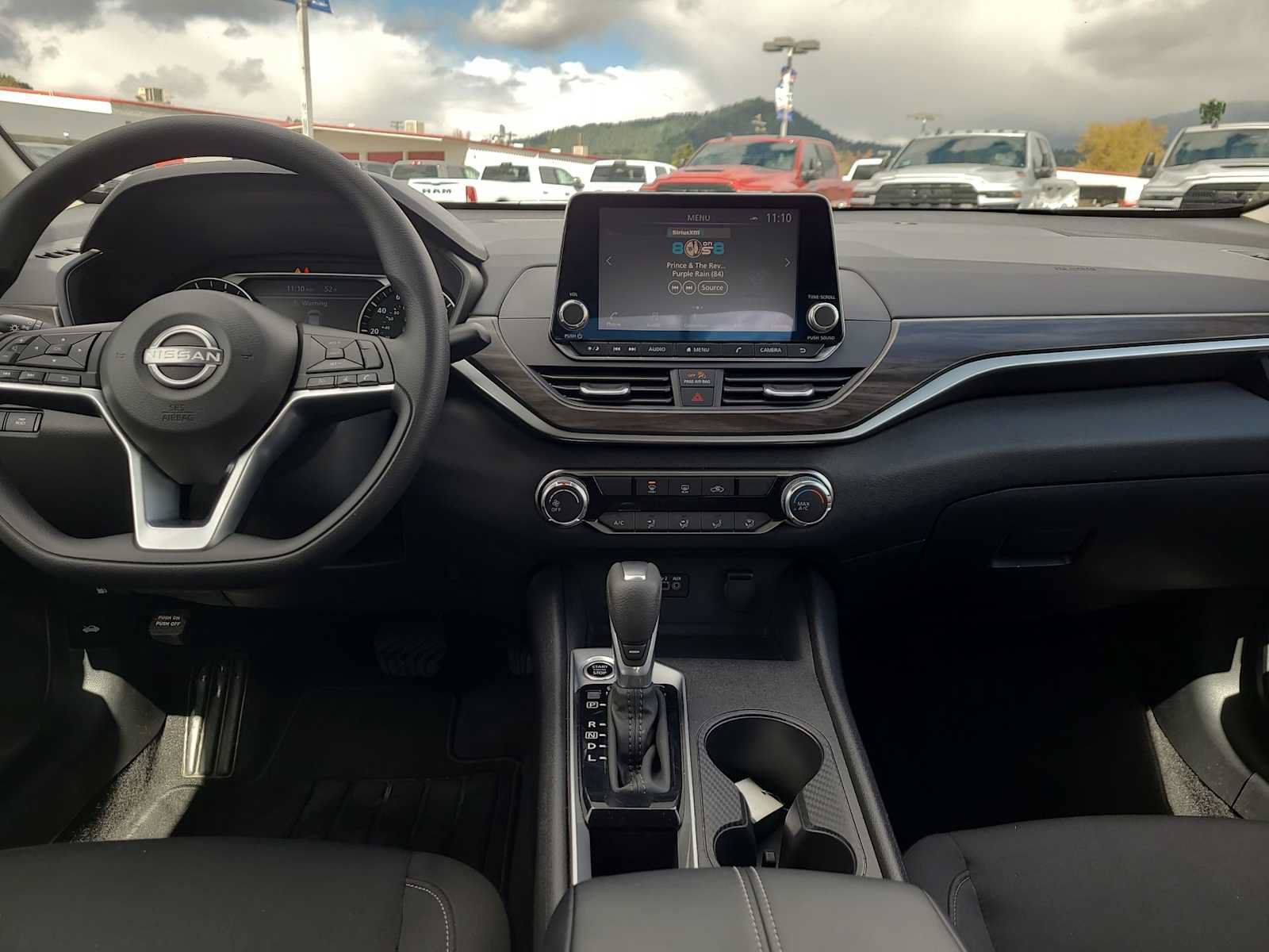 Used 2025 Nissan Altima 2.5 SV FWD image 18