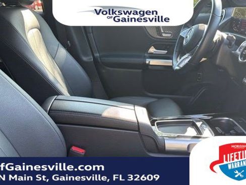 Used 2025 Mercedes-Benz GLB 250 image 9
