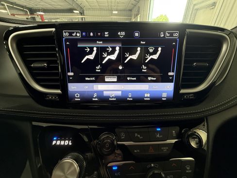 New 2027 Chrysler Pacifica Select FWD image 26
