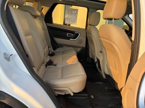 Used 2018 Land Rover Discovery Sport HSE image 45