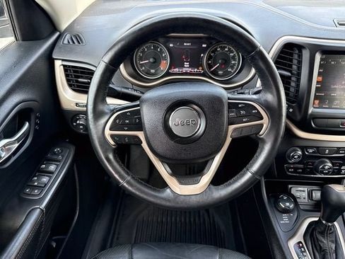 Used 2014 Jeep Cherokee Limited w/ Luxury Group AWD/4WD image 14