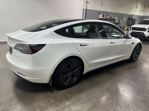 Used 2022 Tesla Model 3 Long Range AWD/4WD image 3