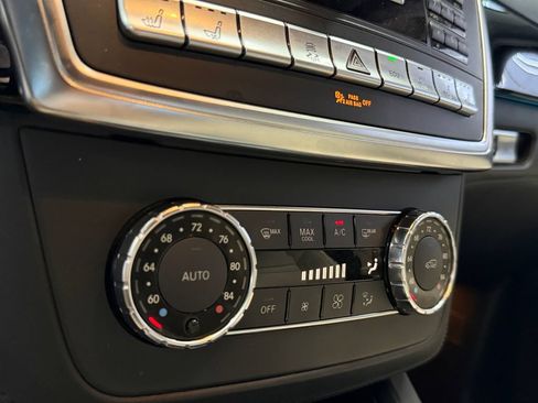 Used 2012 Mercedes-Benz ML 63 AMG 4MATIC w/ Driver Assistance Pkg image 20