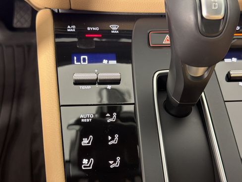 Certified 2026 Porsche Macan S AWD/4WD image 16