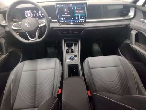 New 2026 Volkswagen Tiguan SE image 37